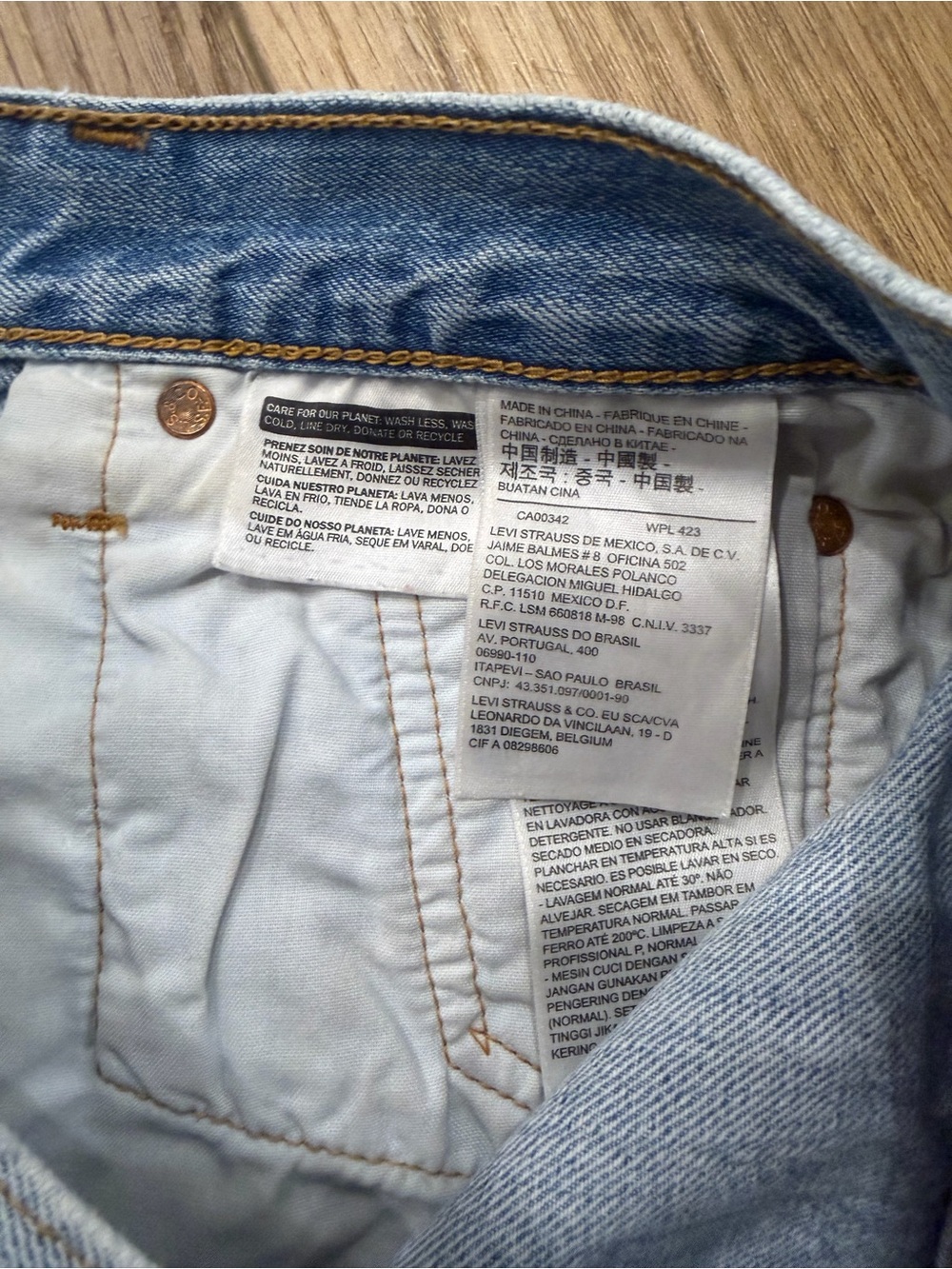 Levi’s Light Blue Distressed Women’s Denim Shorts - Picture 5 of 6
